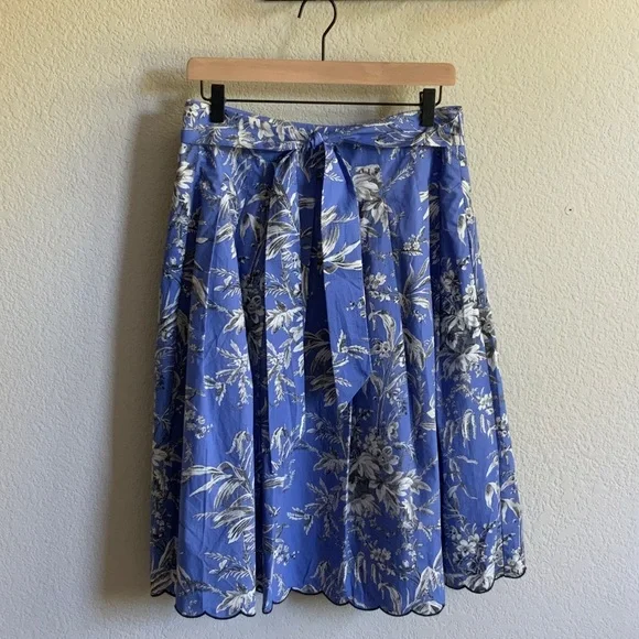 NWT Talbots Blue & Black Floral A-Line Fit and Flare Skirt with pockets Size 6 - Picture 2 of 6